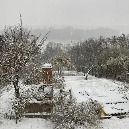 Haziko A Domboldalon Kismaros