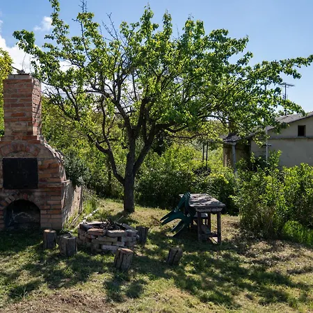 Haziko A Domboldalon Сasa de vacaciones Kismaros