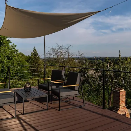 Haziko A Domboldalon