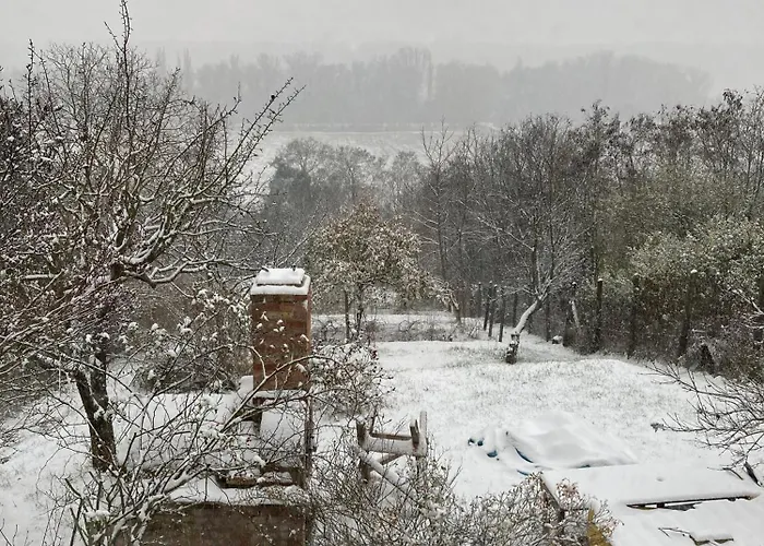 Haziko A Domboldalon Kismaros