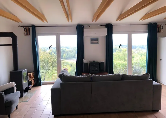Feriehus Haziko A Domboldalon Kismaros